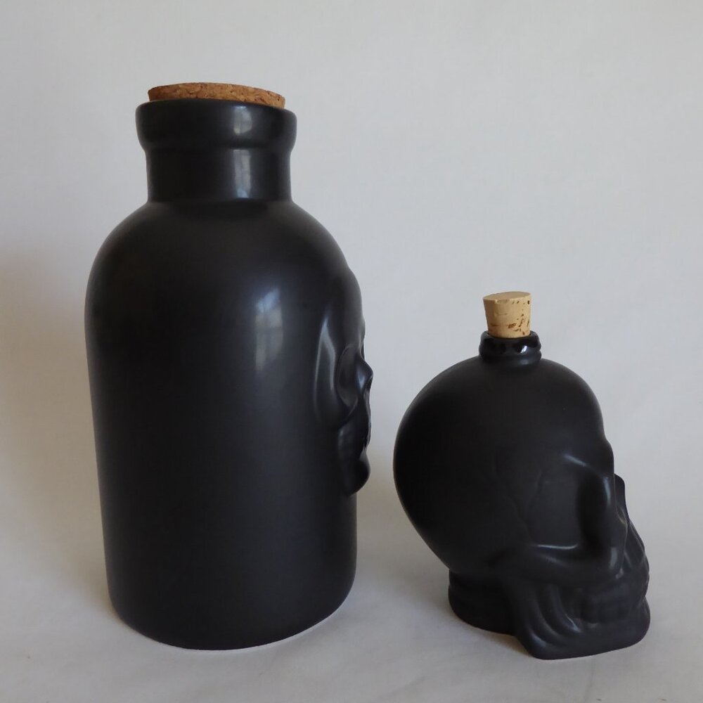 NEW GOTHIC HALLOWEEN BLACK SKULL CERAMIC LIDDED COOKIE JAR & CANISTERS SET - Picture 10 of 14